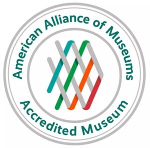 Logotipo en color del Museo Acreditado por la Alianza Americana de Museos